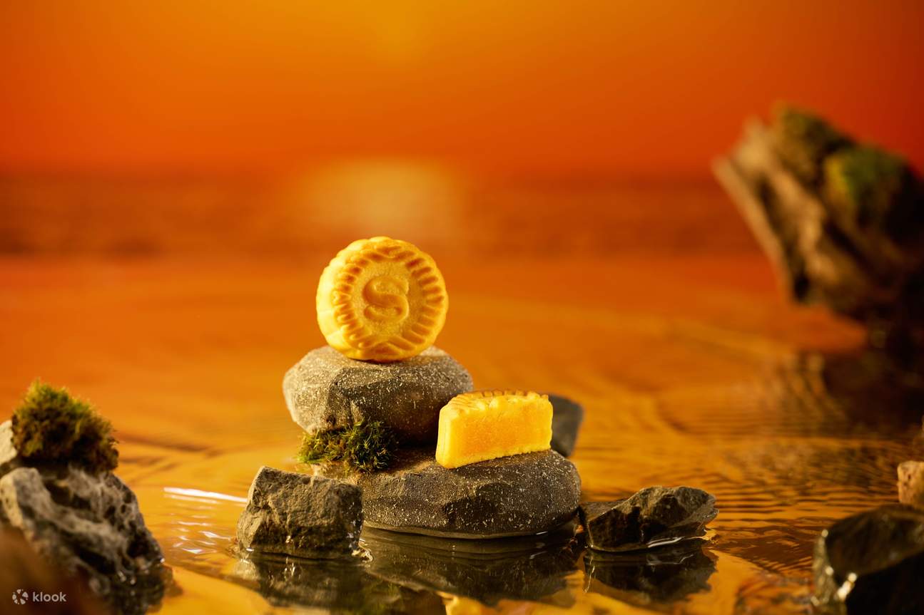Sheraton Hong Kong Tung Chung Hotel Mooncakes | Mini Egg Custard, Mini